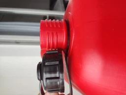 Канистра пластиковая для топлива Jerrycan Self 24 20 л (8003059015201) фото от покупателей 7