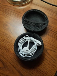 Наушники Apple iPhone EarPods with Mic 3.5 мм (MNHF2ZM/A) фото от покупателей 3