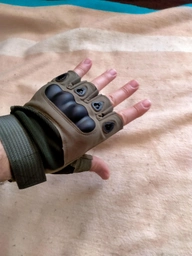 Захисні тактичні рукавички, без пальців (розмір L) у кольорі олива фото від покупців 1