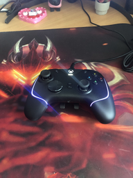 Геймпад Razer Wolverine V2 Chroma (RZ06-04010100-R3M1)