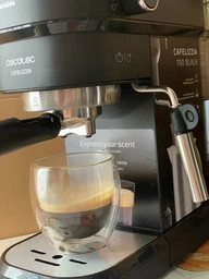 Рожкова кавоварка еспресо CECOTEC Cafelizzia 790 White (01650)