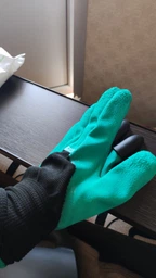 Садові рукавички з пластиковими наконечниками Garden Gloves green фото від покупців 5
