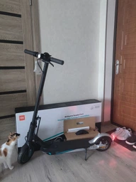 Електросамокат Xiaomi Mi Electric Scooter Pro 2 Mercedes-AMG Petronas F1 Team Edition (BHR4760GL)