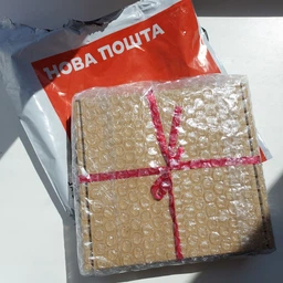Шкіряна обкладинка для паспорта Чохол на паспорт зі шкіри "Крилатим грунту не треба" (843979233) фото від покупців 2