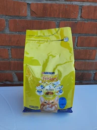 Сухой корм для кошек Purina Friskies Sterile с лососем и овощами 1.5 кг (7613033002458) фото от покупателей 9