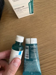 Ультраконцентрированная сыворотка с эффектом пилинга La Roche-Posay Effaclar с комплексом трех кислот для жирной проблемной кожи 30 мл (3337875722827) фото от покупателей 3