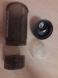 Шейкер BioTechUSA Wave+ Compact shaker 500ml /+150ml container/ Panther Black фото від покупців 9