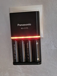 Зарядний пристрій для акумуляторів АА/ААА Panasonic Smart-Quick Charger + 4 AA 2500 мАгод (K-KJ55HCD40E) фото від покупців 3