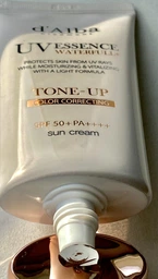 Эссенция D'ALBA Waterfull UV Essence Tone-Up Sun Cream гипоаллергенная солнцезащитная c тонирующим эффектом, 50 мл фото от покупателей 1