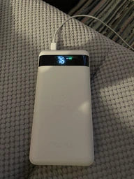 УМБ Promate AuraTank-20 20000 mAh, Qi, USB-C PD, USB-А QC3.0, 2xUSB-A White (auratank-20.white) фото від покупців 15