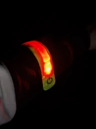 Браслет светоотражающий Reis на липучке, с LED подсветкой, желтый, 42 см x 4 см, BAND-LED Y (100084489) фото от покупателей 2