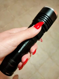 Ліхтар ручний акумуляторний Quantum Solid-M QM-FL1020-18650/1500-PB 10W LED з USB Чорний (4680430016404) фото від покупців 4