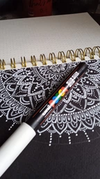 Художній маркер UNI Posca White 0.9-1.3 мм (PC-3M.White) фото від покупців 3