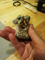 Клемма АКБ металлическая VORTEX, (с резиновой изоляцией), к-т (2 шт.) фото от покупателей 1