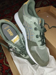 Кросівки чоловічі Asics LYTE CLASSIC (1201A477-104) 10, укр 42,5, 28 см фото від покупців 11