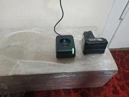 Акумуляторний шурупокрут Bosch Professional GSR 12V-15 у сумці з 2 акб 12V (2Ah+4Ah) і з/в GAL 12V-20, з набором 7 свердел по дереву, набором 7 свердел по металу і набором 25 біт (0615990G6L) фото від покупців 2