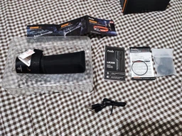 Ліхтар ручний Fenix LR35R