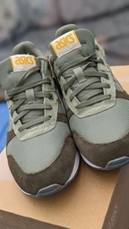 Кросівки чоловічі Asics LYTE CLASSIC (1201A477-104) 10, укр 42,5, 28 см фото від покупців 10