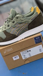 Кросівки чоловічі Asics LYTE CLASSIC (1201A477-104) 10, укр 42,5, 28 см фото від покупців 6