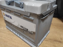 Автомобильный аккумулятор VARTA Dynamic AGM 6CT 60Ah R+ D52 560901068