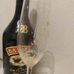Ликер Baileys Original 0.7 л 17% + чашка (5011013938100) фото от покупателей 5