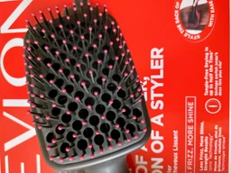 Щітка-випрямляч Revlon Perfect heat One-Step (RVDR5212E3) фото від покупців 3