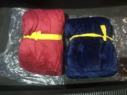 Толстовка плед с рукавами и капюшоном Huggle Hoodie оверсайз, теплый худи с большим карманом для рук Бордовый One size фото от покупателей 5