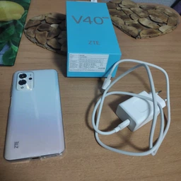 Мобільний телефон ZTE Blade V40 Pro 6/128GB Black фото від покупців 1