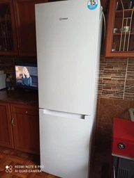 Холодильник с нижней морозильной камерой Indesit INFC8TI21W0, 2 двери, 231л, 104л, A+, NF, Белый (INFC8TI21W0) фото от покупателей 4
