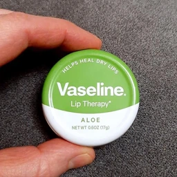 Бальзам для губ Vaseline с экстрактом алое, 20г.