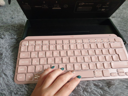 Клавіатура бездротова Logitech MX Keys Mini Wireless Illuminated UA Rose (920-010500) фото від покупців 14