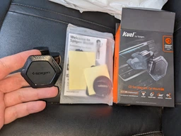 Автотримач Spigen QS24 CD Slot Magnetic (000CG21944) фото від покупців 2