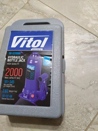 Домкрат гидравлический бутылочный Vitol 2 т чемодан 181-345 мм 2.63 кг (T90204S) фото от покупателей 2