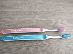Зубная щетка Colgate Slim Soft для защиты десен 2 шт (8714789993829) фото от покупателей 7