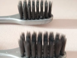 Зубная щетка Colgate High Density древесный уголь мягкая 2 шт (8718951369153) фото от покупателей 16