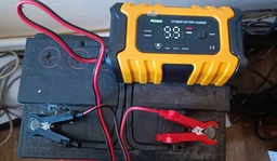 Зарядний пристрій для автомобільного акумулятора Foxsur 12V 6A фото від покупців 6