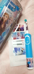 Детская электрическая зубная щетка Oral-B Stage Power/D100 Frozen (4210201245216_4210201245193) фото от покупателей 6