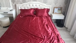 Атласное Бордовое двуспальное постельное белье Moka Textile 175х210см с простіней на резинке и 4 наволочки фото от покупателей 2