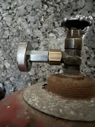 Перехідник для заправки газових балонів з різьбою 21,8 мм ліва з адаптером під газовий пістолет Tomasetto 00062.21 фото від покупців 5