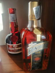 Ликер Cointreau Noir 0.7 л 40% (3035540006394)
