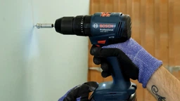 Безщітковий акумуляторний дриль-шурупокрут Bosch Professional GSR 185-LI із 2 акб GBA 18V 2.0Ah і з/п GAL 18V-20 у кейсі (06019K3000) фото від покупців 4