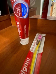 Зубна паста Colgate Max White One 75 мл (8718951050860) фото від покупців 8