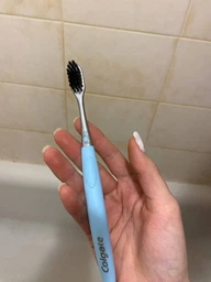 Зубная щетка Colgate High Density древесный уголь мягкая 2 шт (8718951369153) фото от покупателей 3