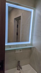 Дзеркало з LED підсвіткою SR-027 (600х800мм) з поличкою фото від покупців 2