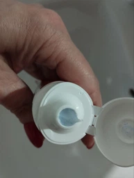 Зубна паста Colgate Max White Luminous 75 мл (8714789867632) фото від покупців 1