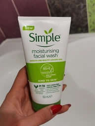 Увлажняющий гель для умывания Simple Kind to Skin Moisturising Facial Wash 150 мл (5011451103870) фото от покупателей 1