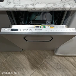 Посудомийна машина Hotpoint-ariston HSIO 3O23WFE