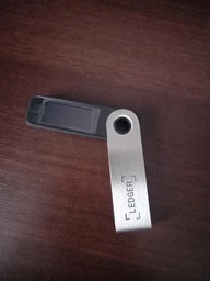 Крипто-гаманець Ledger Nano S Plus Matte Black фото від покупців 8