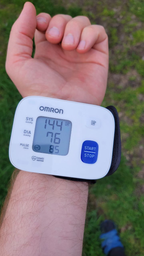 Тонометр OMRON RS1 (НЕМ-6160-E) фото от покупателей 2