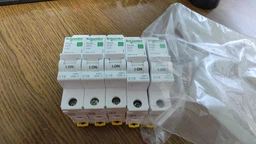 Автоматичний вимикач Schneider RESI9 R9F12140 1Р 40 A 6кА C фото від покупців 11